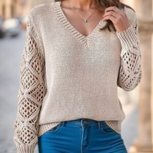 A Solid-colored Long-sleeved Top For Ladies